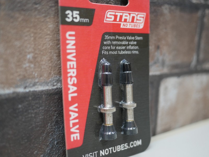 STAN'S NOTUBES UNIVERSAL VALVE STEM【現品限り】